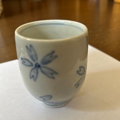 砥部焼の湯呑み