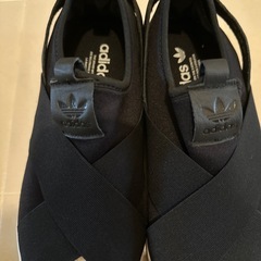 adidasスニーカーの画像