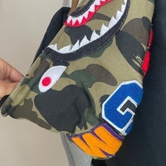 A BATHING APE シャークパーカーの画像