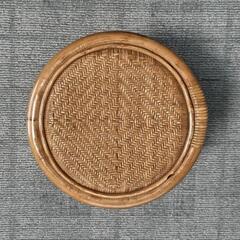 籐製スツールの画像