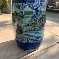 磁器傘立て？の画像