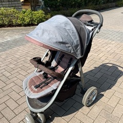 ベビーカー　Graco 自立式　ワンタッチ折り畳み　ドリンクホル...