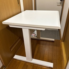 サンワサプライ　昇降机