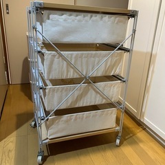 取引中《差し上げます》無印良品　引き出し4段収納　スチールラック　キャスター付きの画像