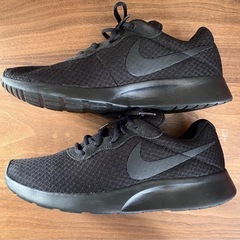 先約あり　NIKE タンジュン　オールブラック　27cmの画像