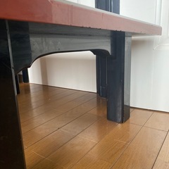 9月末まで〜無料で差し上げます〜朱色と黒の漆塗りローテーブルの画像