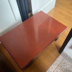 9月末まで〜無料で差し上げます〜朱色と黒の漆塗りローテーブルの画像