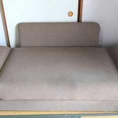 最終値下げ！　２人掛けソファ　日本製　ひじ掛け可動　ソファーベッドにも　座面下収納ありの画像