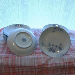 お皿いろいろの画像