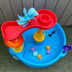 コストコ ウォーターテーブル 水遊びの画像