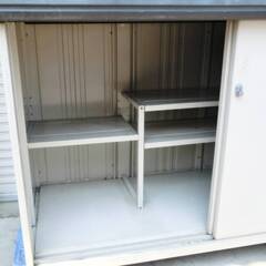 【　直接引取り限定　】TAKUBO　物置　高さ111×幅185×奥行81㎝　収納庫　2枚扉　倉庫　棚付き　タクボ物置の画像