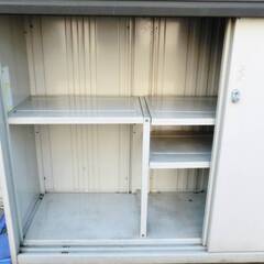 ②TAKUBO　物置　高さ111×幅185×奥行59㎝　収納庫　2枚扉　倉庫　棚付き　タクボ物置の画像