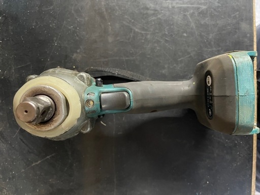 タイヤ交換に！　マキタ TW285D インパクトレンチ　29454