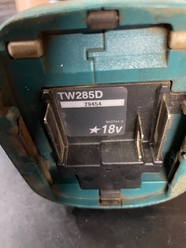 タイヤ交換に！　マキタ TW285D インパクトレンチ　29454