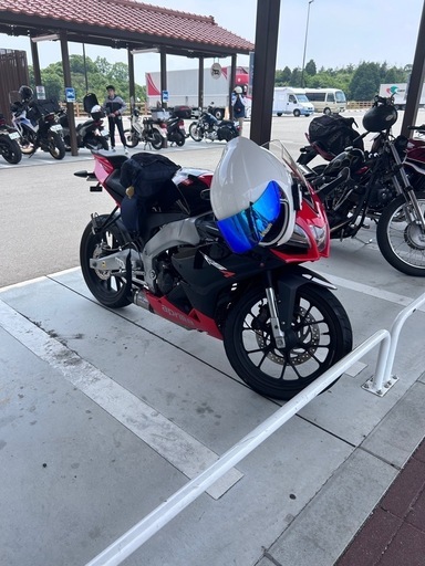 バイク aprilia RS4 125