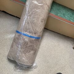 絨毯 約３～4畳 ベージュ系 カーペット ラグ インテリア 家具 現状引き渡し 札幌 東区 店頭引取り歓迎の画像