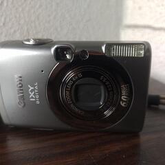 CANON キヤノン IXY DIGITAL 800 IS 　800 IS　コンパクトデジタルカメラ PC1176 シルバーカラー 動作未確認 ジャンク品扱の画像