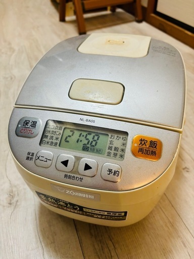 炊飯器(ひっつきにくいしゃもじ付き)