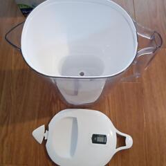 浄水器（ブリタ浄水器　浄水部容量2.0L　全容量3.5L）の画像