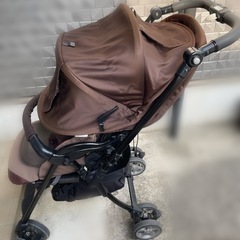 combi ベビーカーの画像