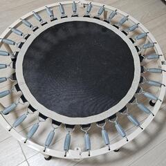 子供用トランポリンの画像