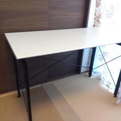 テーブル　机の画像