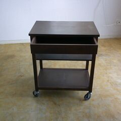 サイドテーブル