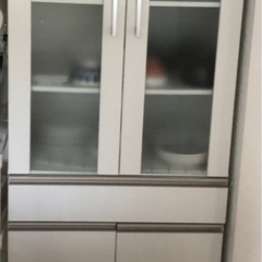 お話中　食器棚　自宅まで取りに来ていただける方限定