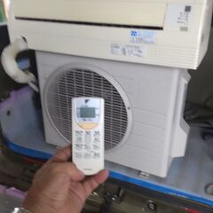 ★ダイキン製2.8Kwクラス１０畳～配管★　★完動品取外し日　令...