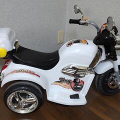 （取引中）電動三輪車　　白バイ　幼児玩具　おもちゃ　自転車　の画像