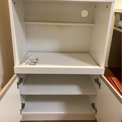 食器棚の画像