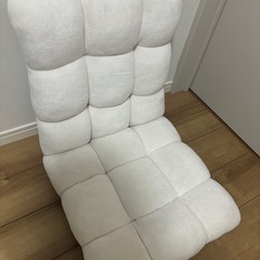 座椅子ホワイトの画像