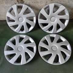 ★ダイハツ純正14インチ中古ホイールキャップ・タイヤご購入の方に...