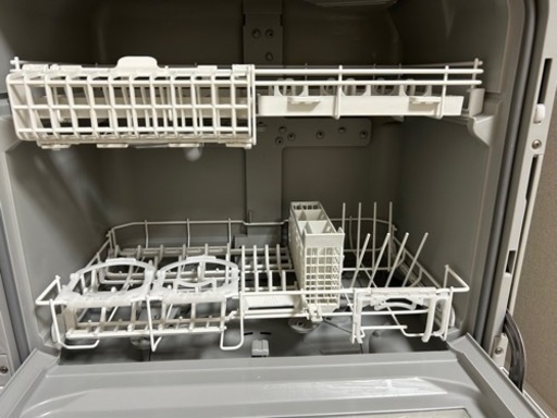 美品 2023年製 Panasonic 食器洗い乾燥機 NP-TH4-W 