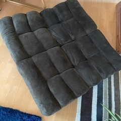 とても便利な持ち運び、折り畳みできる2人掛けソファー　座椅子の画像