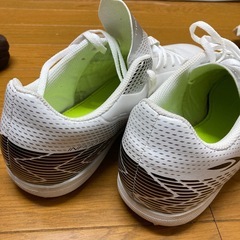 サッカー トレーニングシューズ TIGORA 26.5cm  の画像