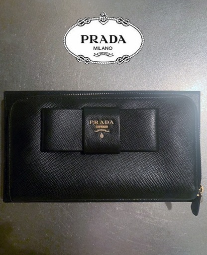PRADA レザーリボン　美品