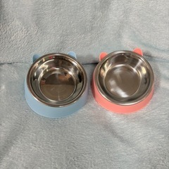 猫ちゃんのご飯容器2個