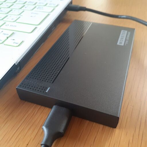 【はる様購入】【お取引中です】外付けハードディスク　1TB　（ケース新品）　㊴