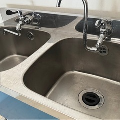 取引決定　
美品◇ステンレス シンク 2槽式 蛇口付き