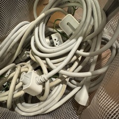MacBook電源用の延長コードの画像