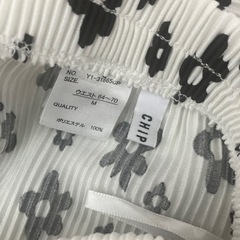 サラサラパンツ花模様の画像