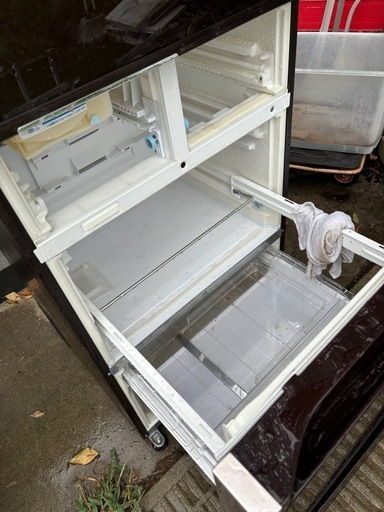 日立　冷凍冷蔵庫　　５ドア　値下げしました　
決まりました