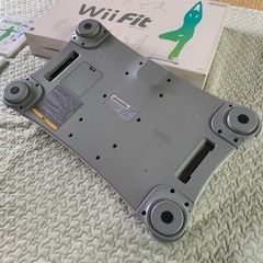 バランスボードとwii fit plusソフトセットの画像