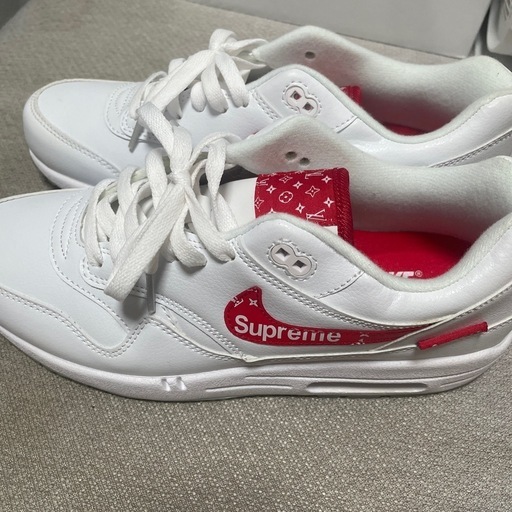 NIKE×supremeコラボスニーカー