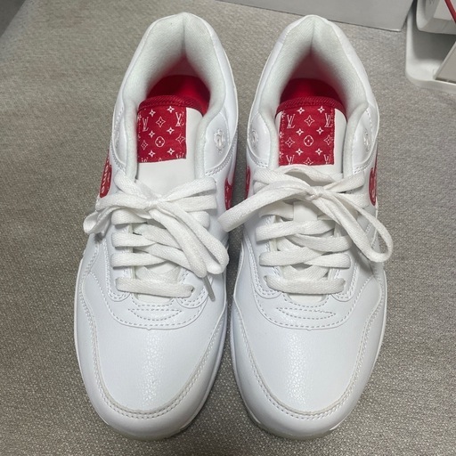 NIKE×supremeコラボスニーカー