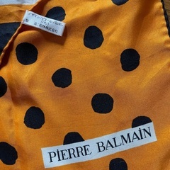 PIERRE BALMANシルク100%スカーフ🍊の画像