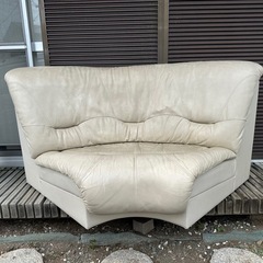 扇型ソファー　レザーソファー