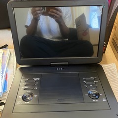 ポータブルテレビ　DVDプレーヤー機能付き