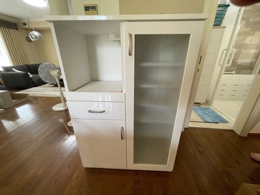 食器棚、炊飯器設置可能